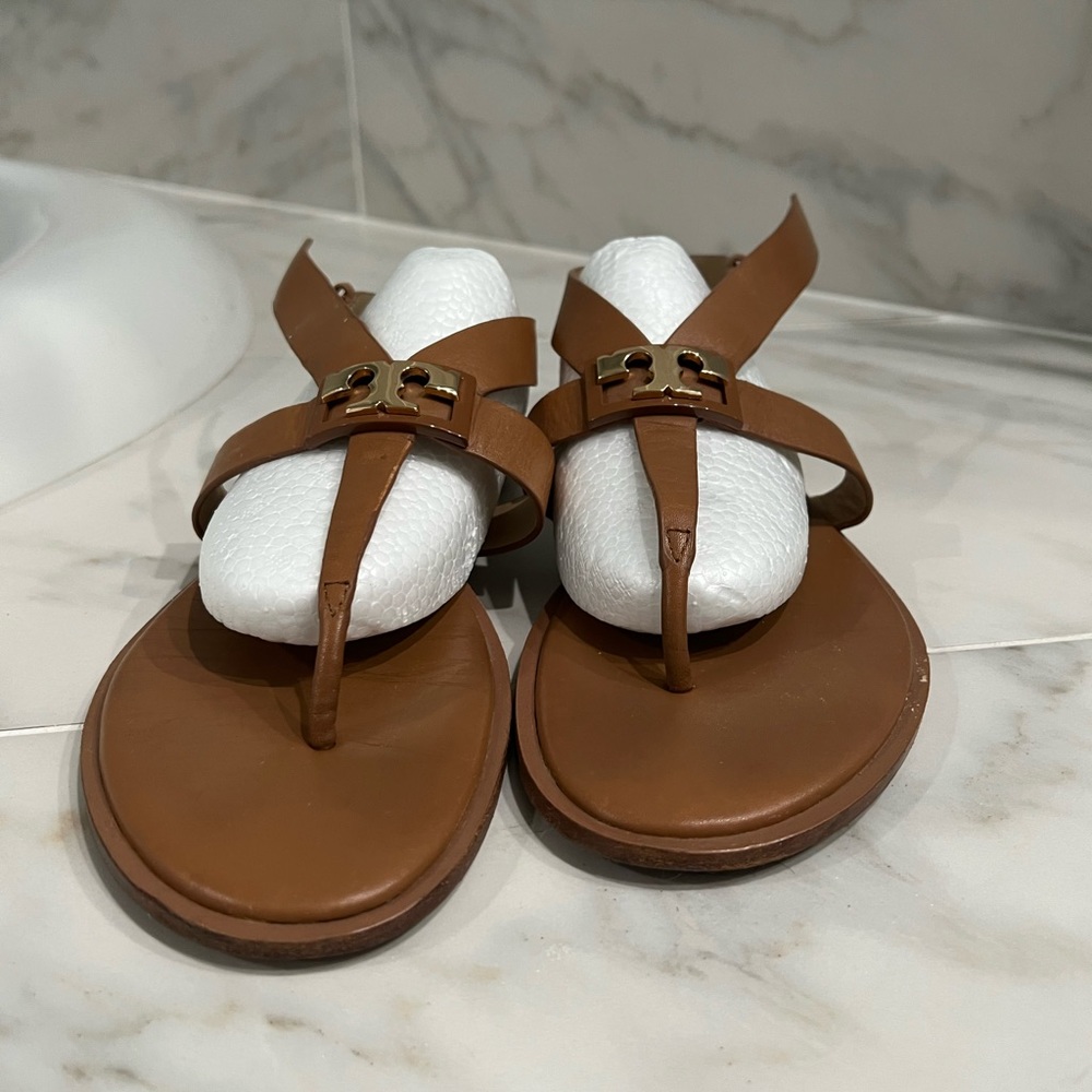 TORY BURCH GIGI FLAT SANDAL
Royal Tan